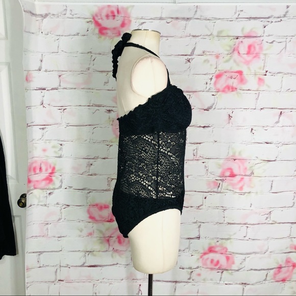 Mossimo one piece crochet halter top swimsuit - Picture 5 of 8